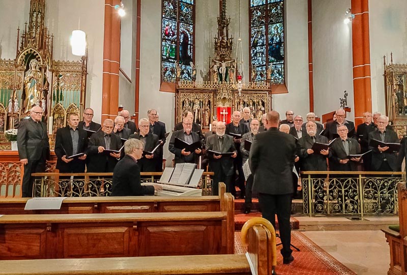 Die Männerchorgemeinschaft Windesheim/Waldlaubersheim bei ihrem Konzert am 24.09.2022 in Windesheim